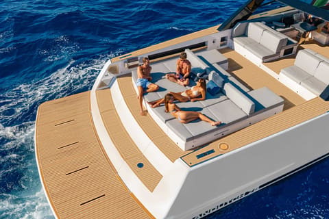 VANDUTCH 75, embarquement à saint-tropez